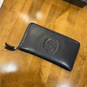 Gucci Black Leather Zip Wallet